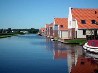 Broek in Waterland, Veenderijvaart