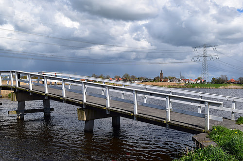 Fietsbrug over de Buikslotermeer ringvaart bij Zunderdorp