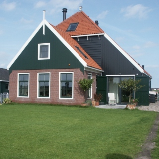 Nieuwbouwstolp in Zuiderwoude