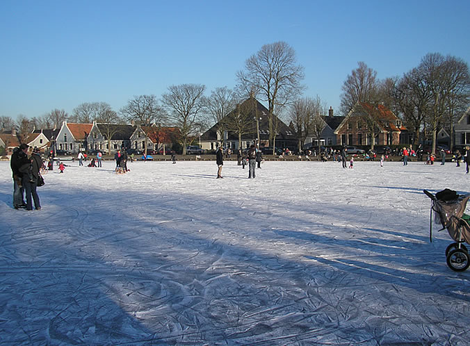 Broek in Waterland, gezicht op het Havenrak vanaf de Broekermeerdijk