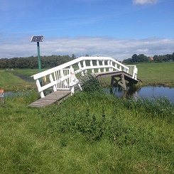 Broek in Waterland, brug over de Noordmeer ringvaart